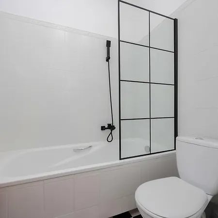 Exceptional For 4 People By Renters * Warszawa