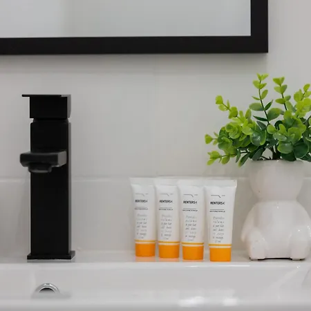 Exceptional For 4 People By Renters Διαμέρισμα