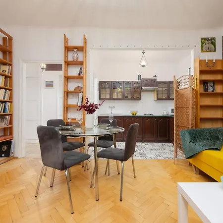 Exceptional For 4 People By Renters Daire Varşova